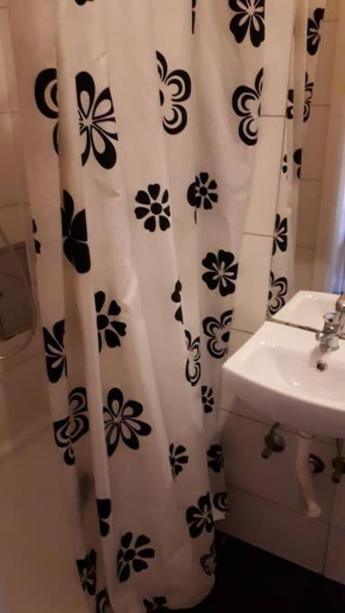 Simple Apartment 10 Minutes To Downtown Viena Exterior foto